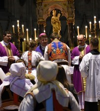 Vjernici Zaprešićkog i Samoborsko-okićkog dekanata hodočastili bl. Stepincu u katedralu